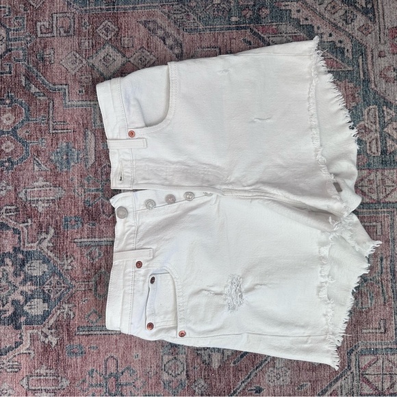 LEVIS HIGH RISE SHORTS - Picture 4 of 4